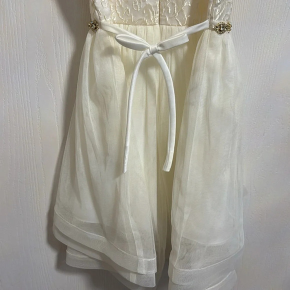 Beautiful Little Girls Formal Off White Dress Size 6X Beaded Belt Layered Skirt - Picture 7 of 8